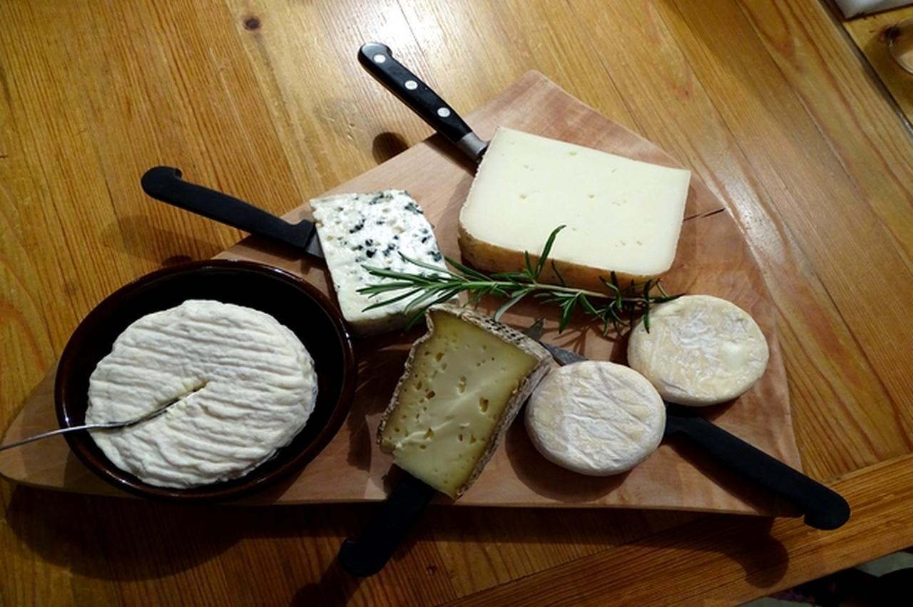 Le Sareymond Bed & Breakfast Menée Екстериор снимка